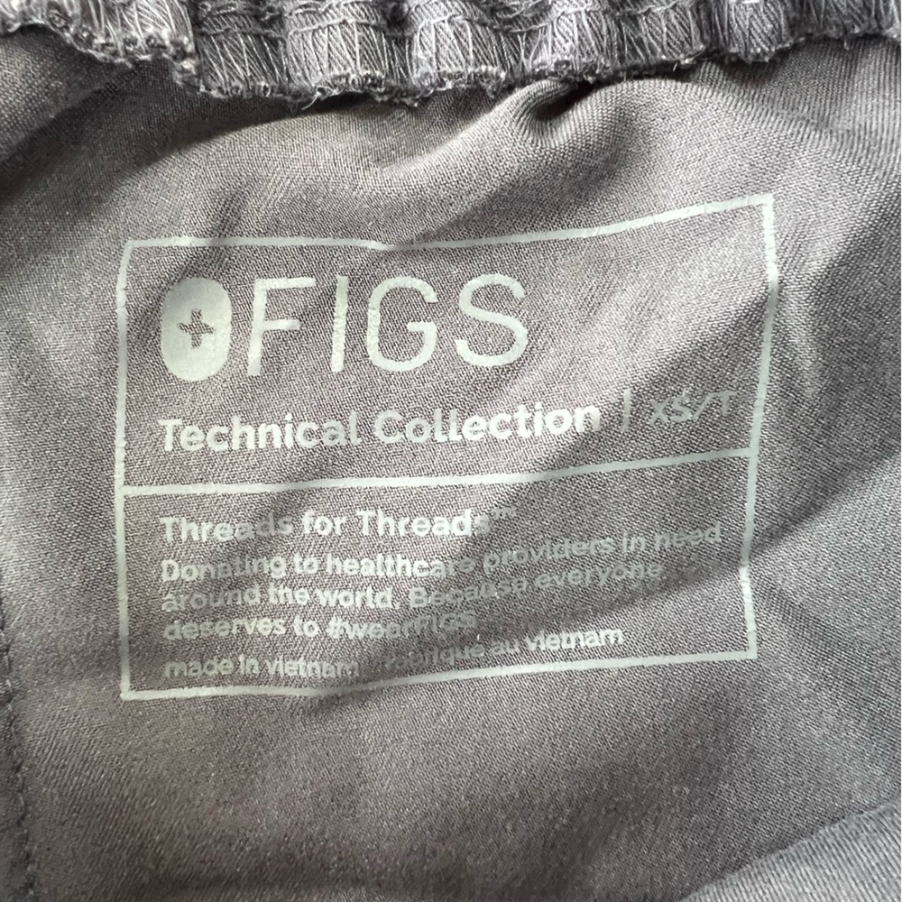 FIGS Yola Skinny Scrub Pants in Charcoal Grey (PO# 1873), size XS/T - Picture 7 of 9